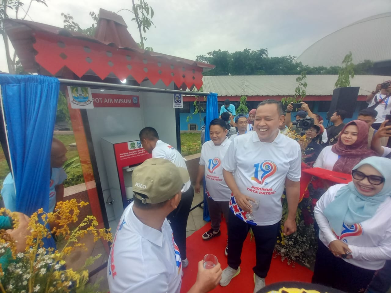 Perumda Tirta Patriot Luncurkan Spot Air Minum Gratis, Dilengkapi Sensor Kualitas Air