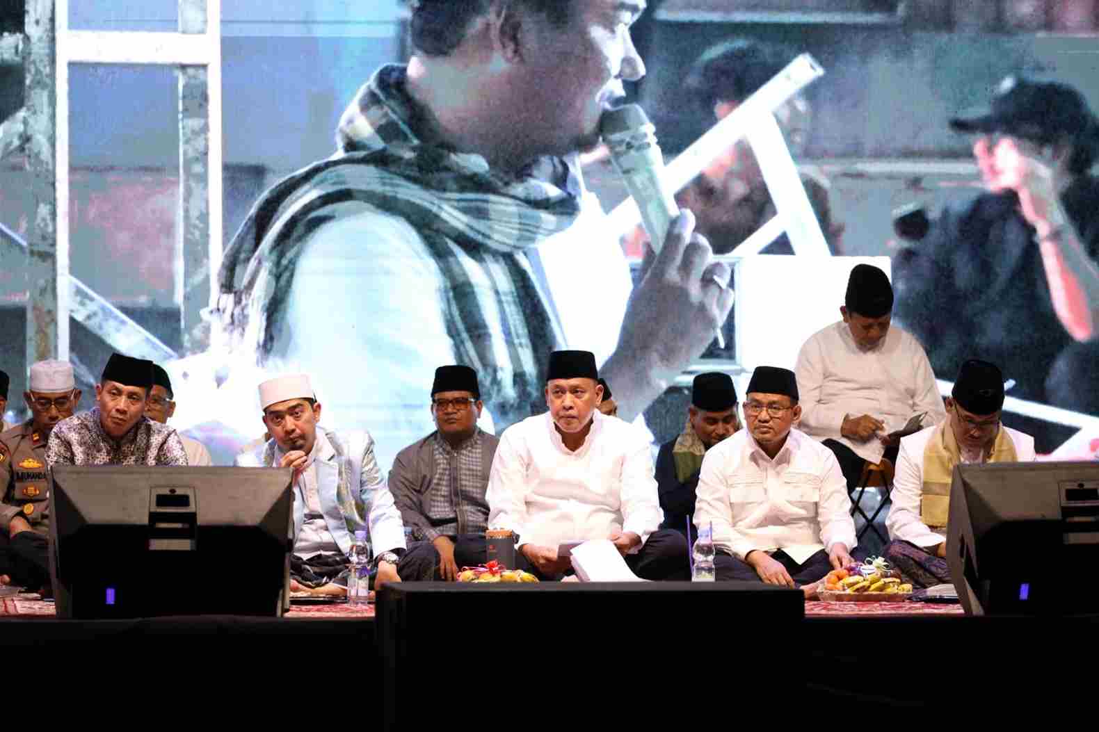 Ribuan Warga Padati Plaza Patriot, Bekasi Bershalawat Warnai HUT ke-29 Kota Bekasi
