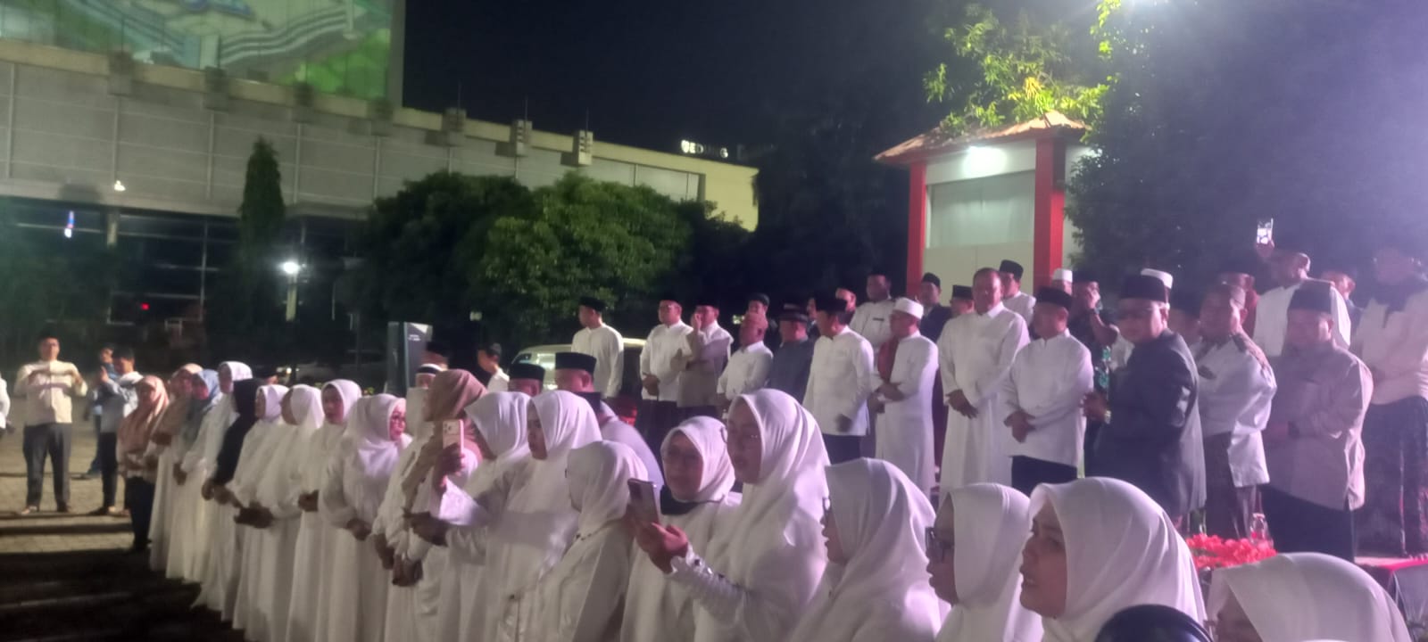 50 Aparatur Sipil Negara (ASN) Pemerintah Kota Bekasi Diberangkatkan untuk Menunaikan Ibadah Haji 2026